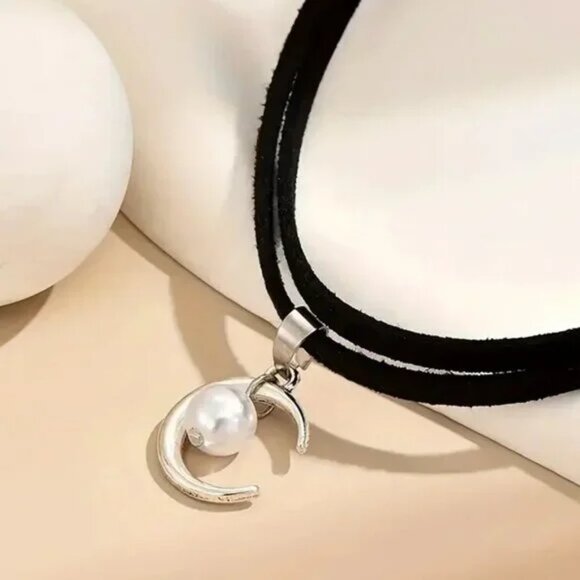 PEARL MOON CHOKER - Picture 2 of 2